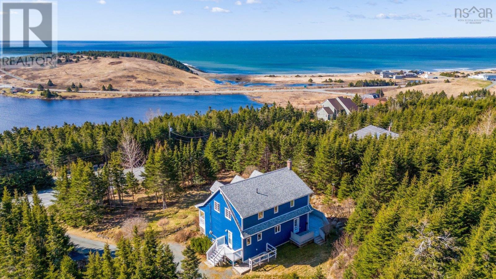 Property at 28 Oceanic Drive image 1