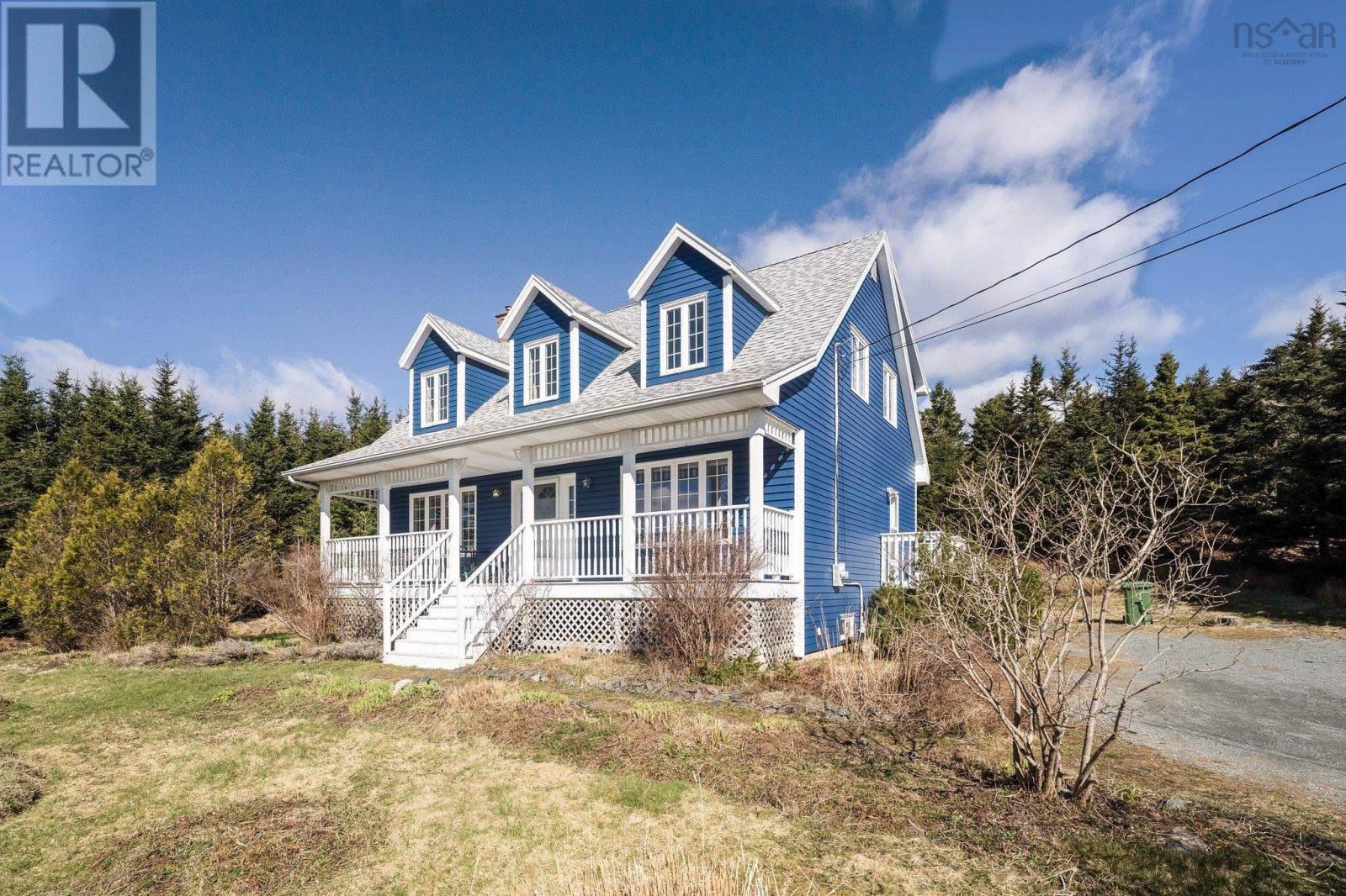 Property at 28 Oceanic Drive image 2
