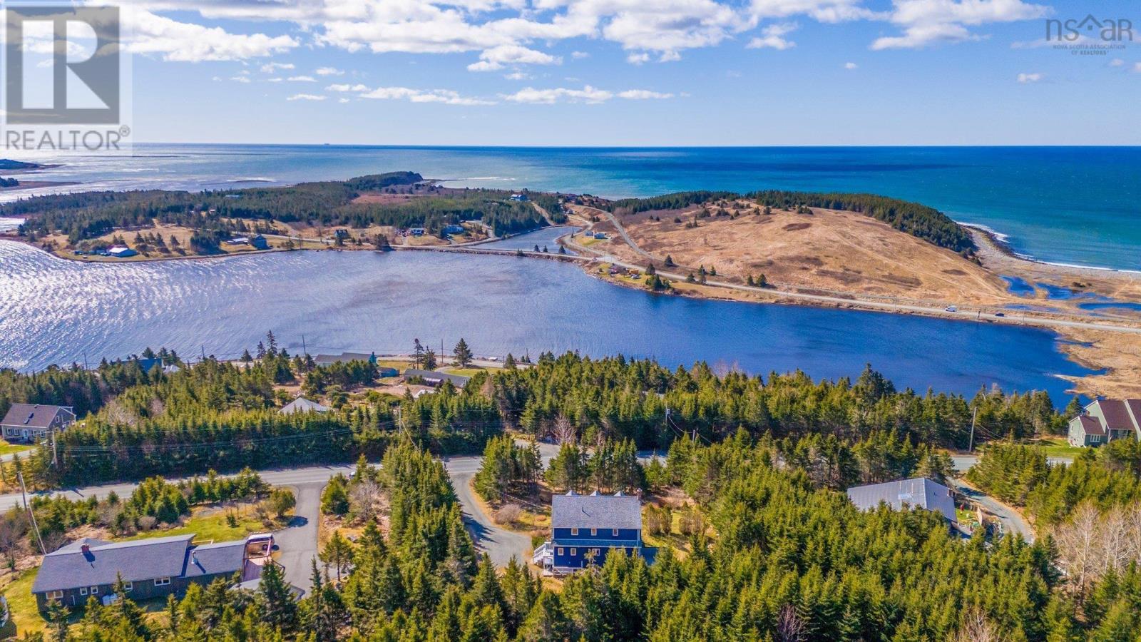 Property at 28 Oceanic Drive image 5