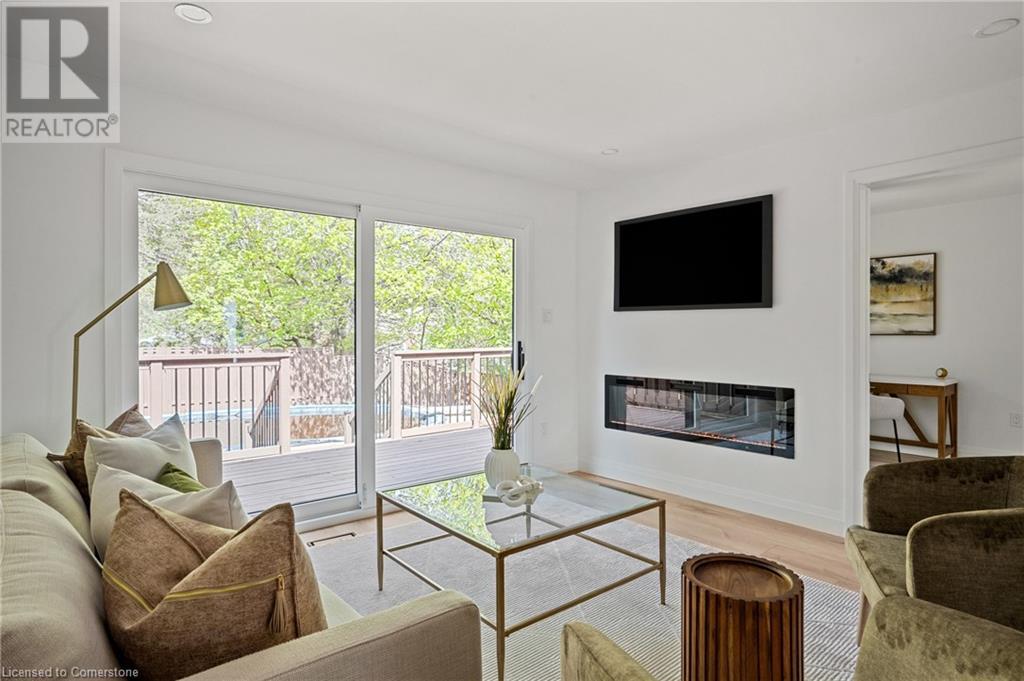 Property at 165 VICTORIA Road N image 4