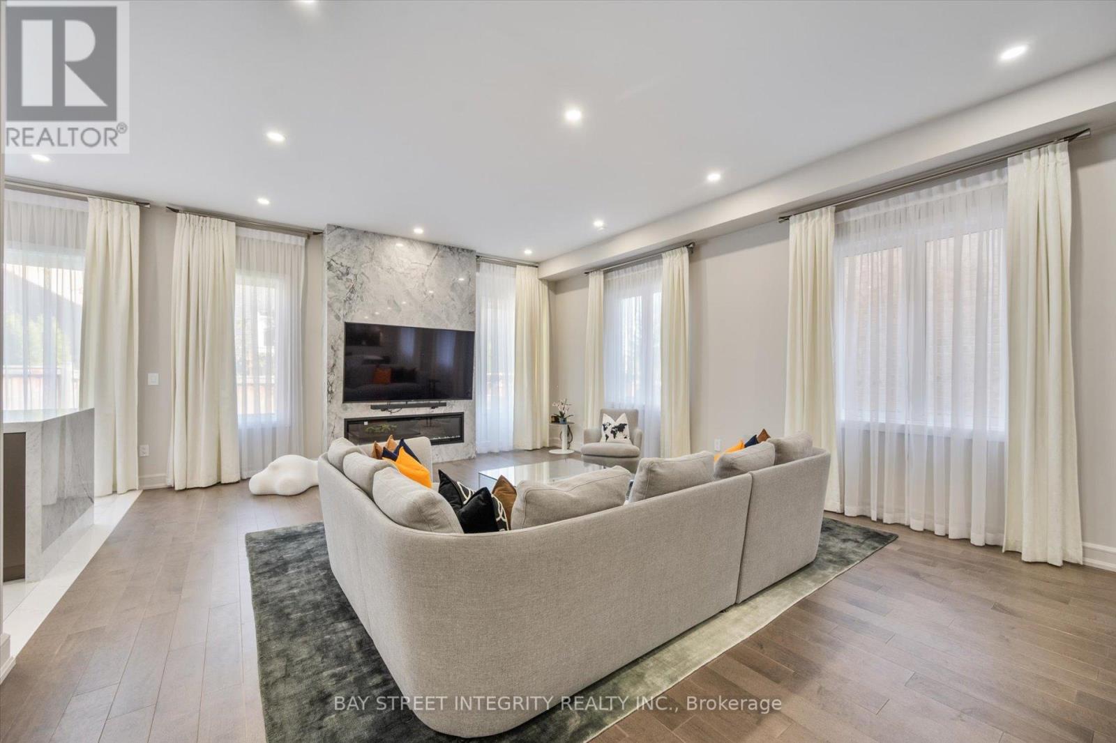 18 Aspy Court, Vaughan, Ontario  L6A 4X7 - Photo 8 - N12146152