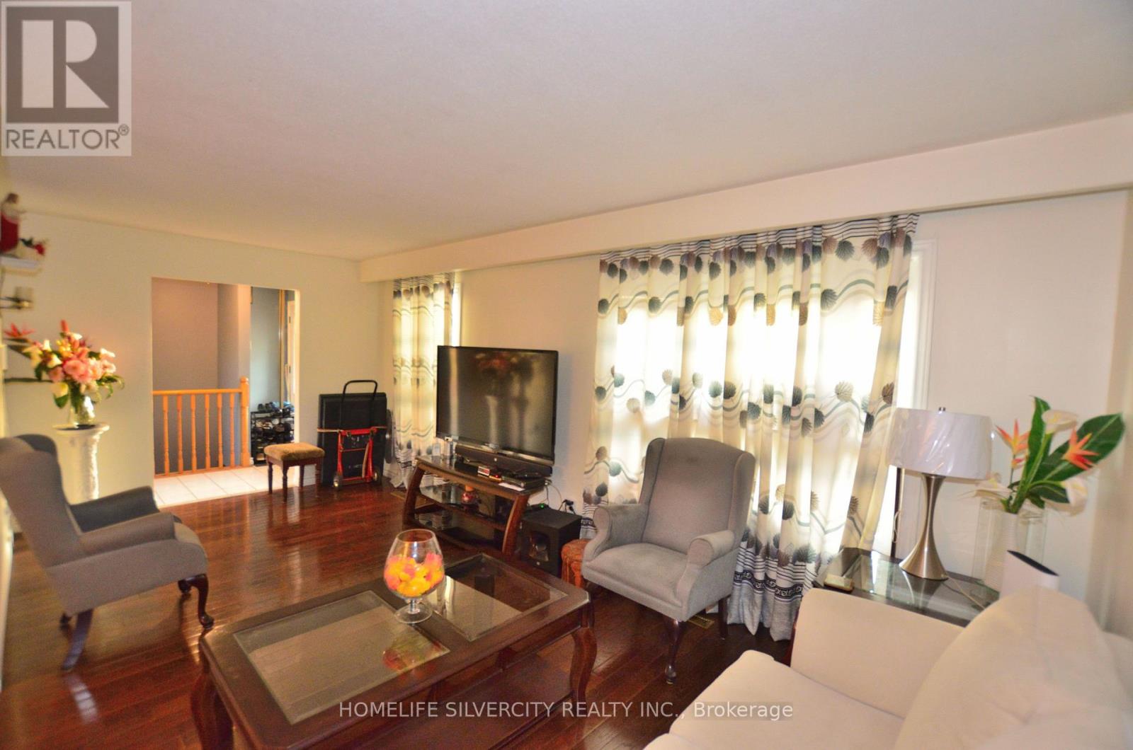 35 Geneva Crescent, Brampton, Ontario  L6S 1K7 - Photo 13 - W12146138