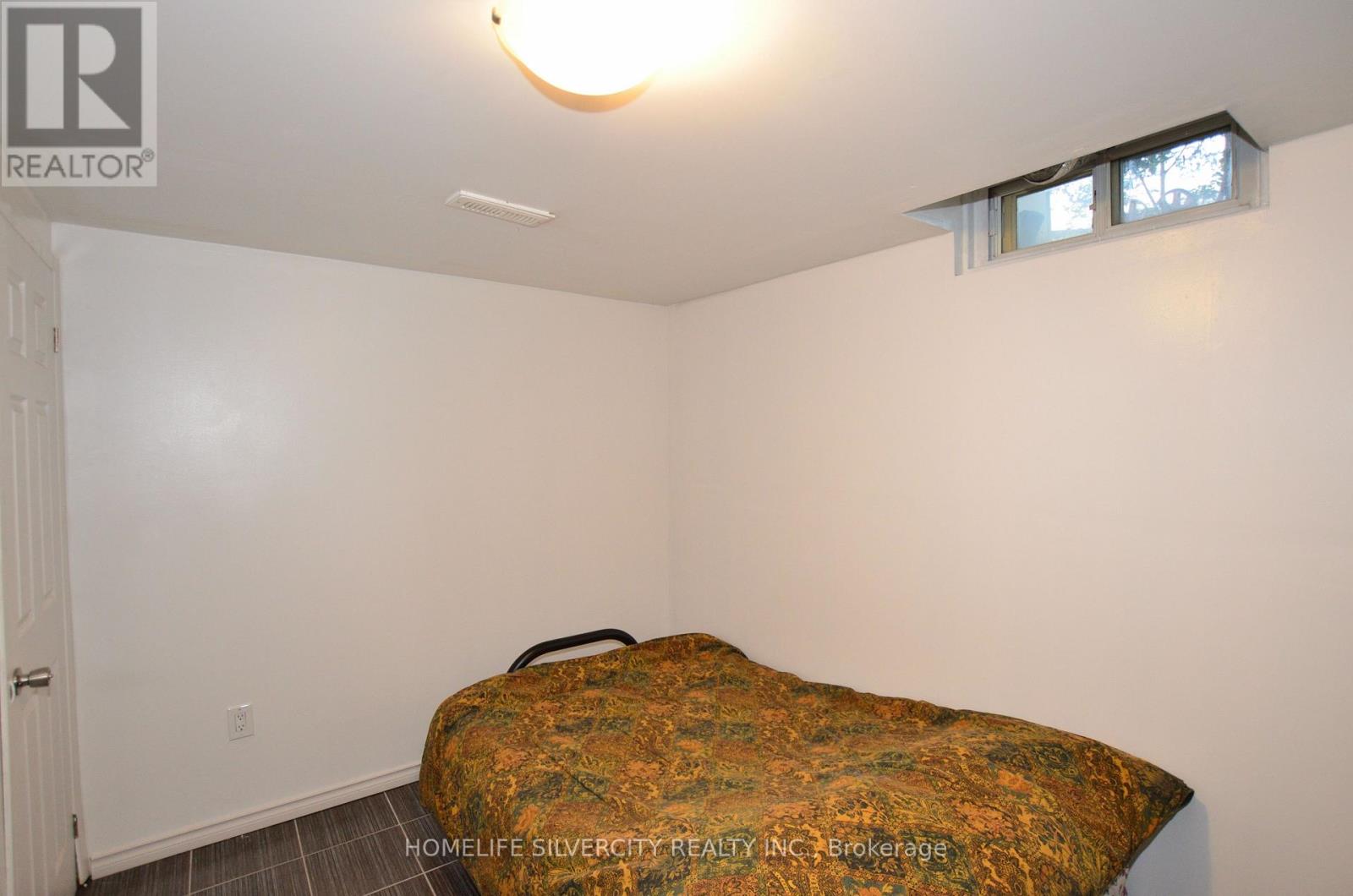 35 Geneva Crescent, Brampton, Ontario  L6S 1K7 - Photo 47 - W12146138