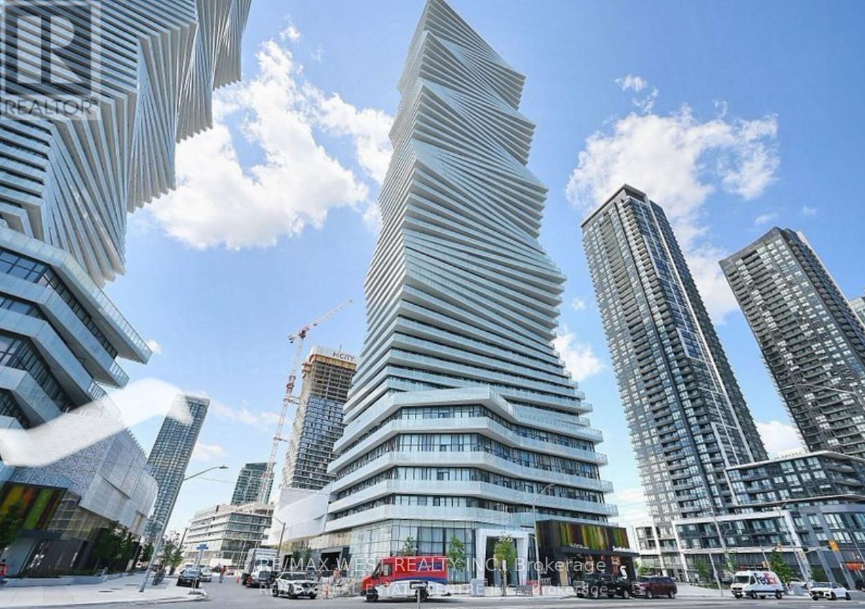 1107 - 3900 Confederation Parkway, Mississauga (City Centre), Ontario  L5B 0M3 - Photo 1 - W12146082