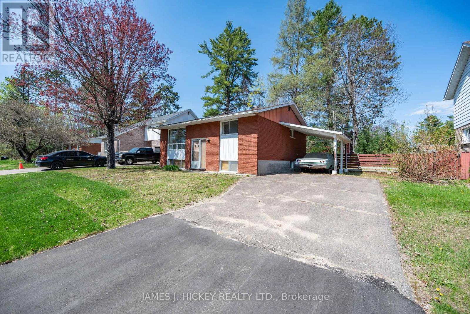 5 HAMMOND COURT, Deep River, Ontario