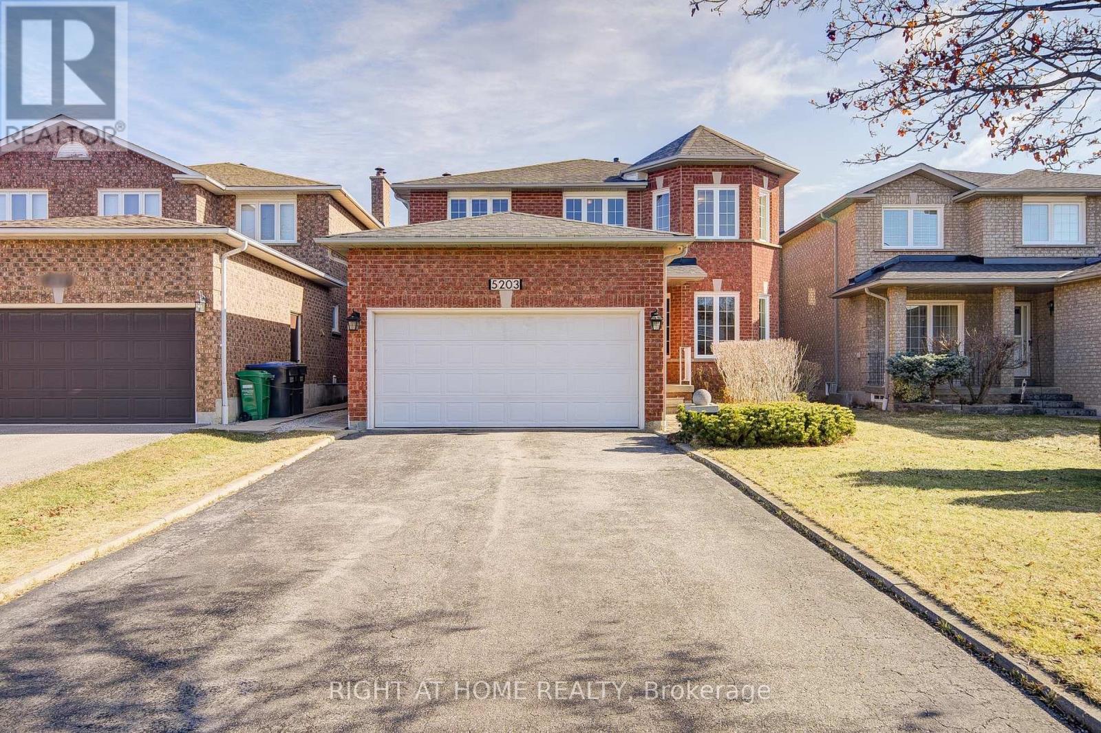 5203 Castlefield Drive, Mississauga, Ontario  L5V 1S2 - Photo 1 - W12143815