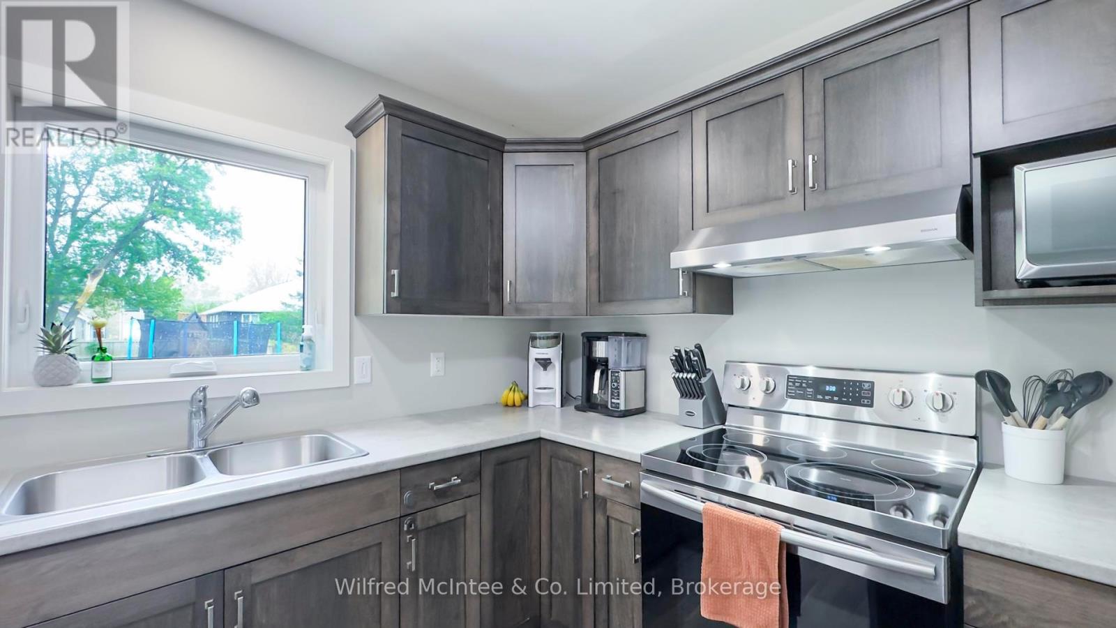 270 Albert Street, Huron East, Ontario  N0G 1H0 - Photo 5 - X12146170