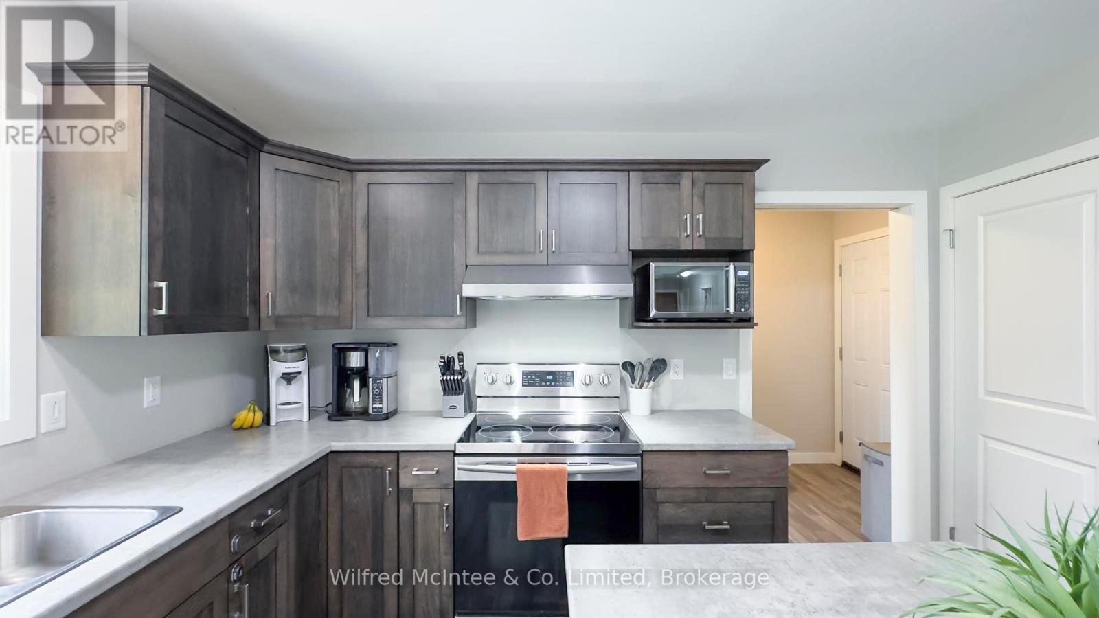 270 Albert Street, Huron East, Ontario  N0G 1H0 - Photo 6 - X12146170