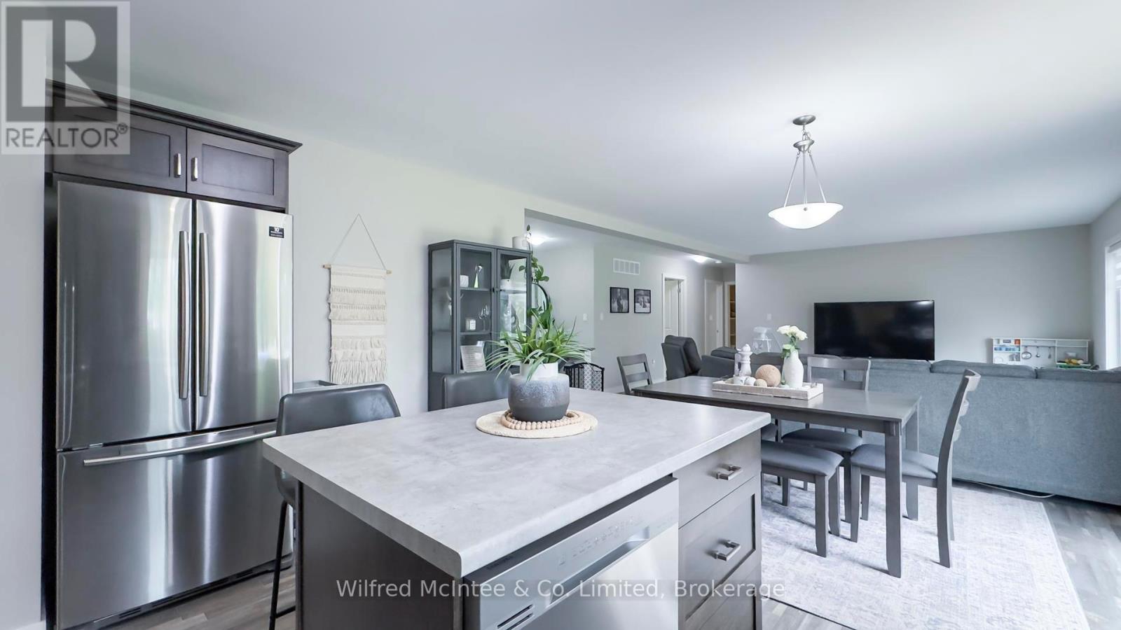 270 Albert Street, Huron East, Ontario  N0G 1H0 - Photo 8 - X12146170