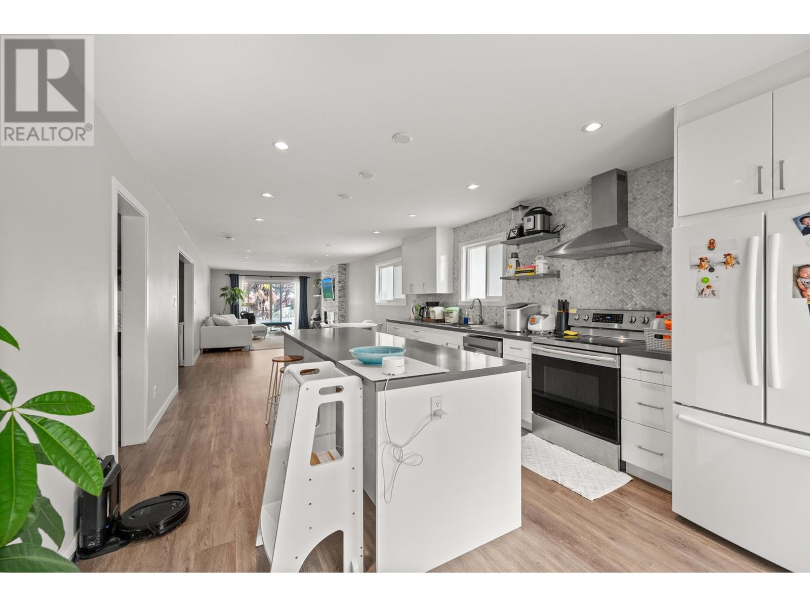 3160 E 6th Avenue, Vancouver, British Columbia  V5M 1S5 - Photo 8 - R2971905
