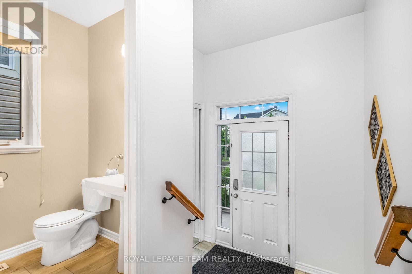 57 Crownridge Drive, Ottawa, Ontario  K2M 0J6 - Photo 5 - X12146164