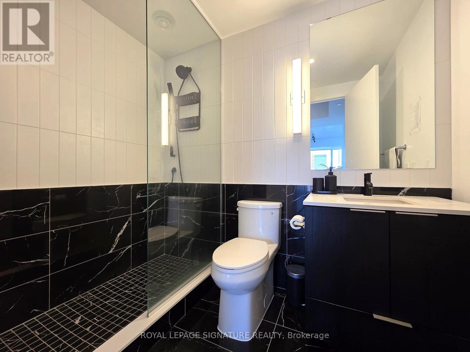 3507 - 327 King Street W, Toronto, Ontario  M5V 0W7 - Photo 10 - C12144392