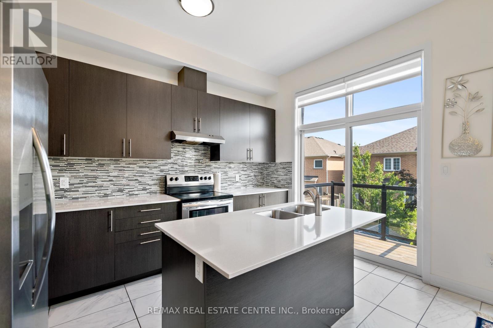 53 Benoit Street, Vaughan (Vellore Village), Ontario  L4H 4R3 - Photo 14 - N12146156