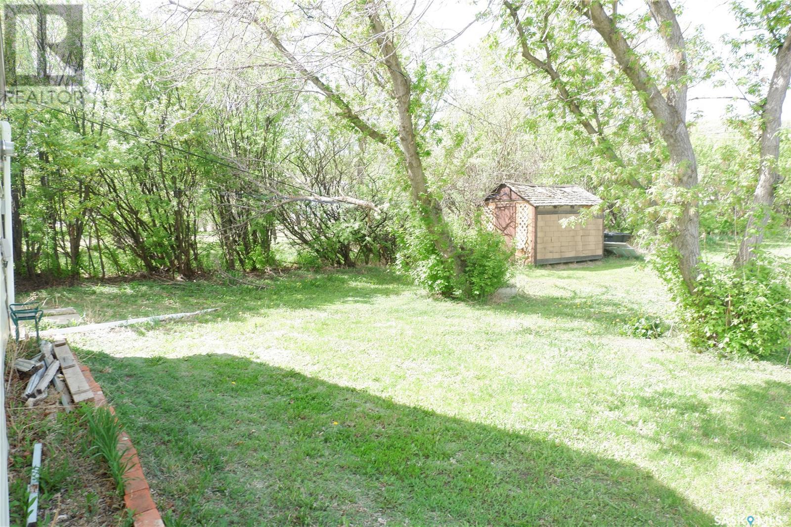 11 B Avenue, Willow Bunch, Saskatchewan  S0H 4K0 - Photo 21 - SK005663