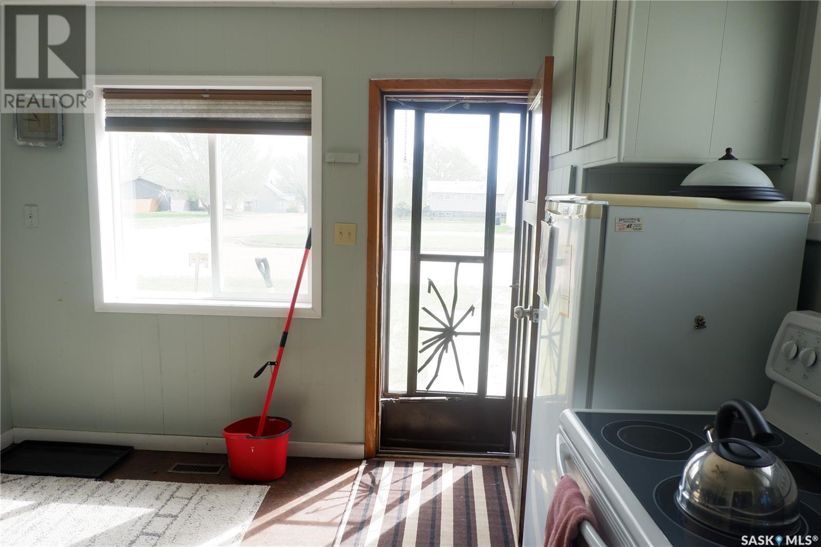 11 B Avenue, Willow Bunch, Saskatchewan  S0H 4K0 - Photo 9 - SK005663