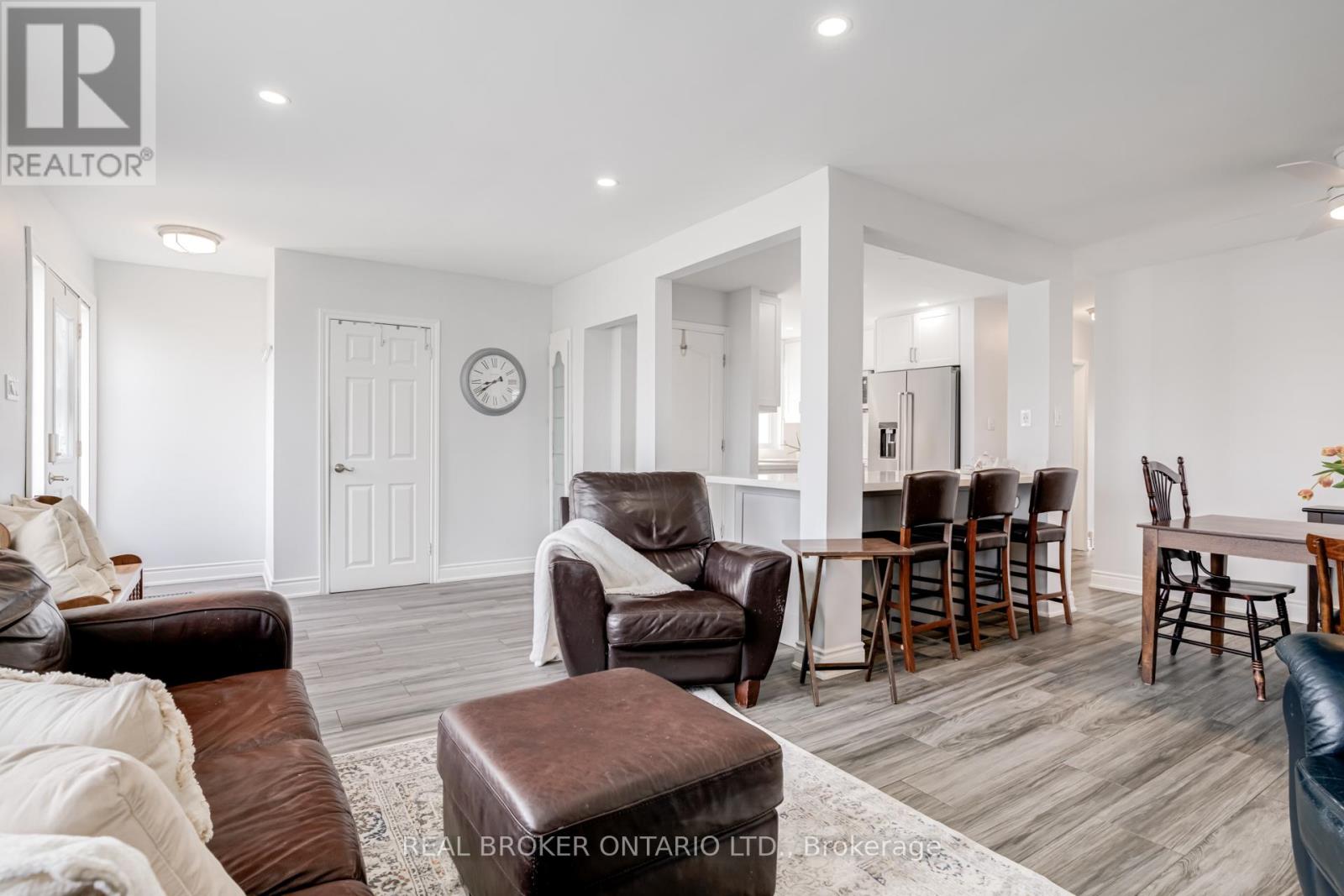 50 Epsom Downs Drive, Brampton, Ontario  L6T 1Y8 - Photo 5 - W12146167