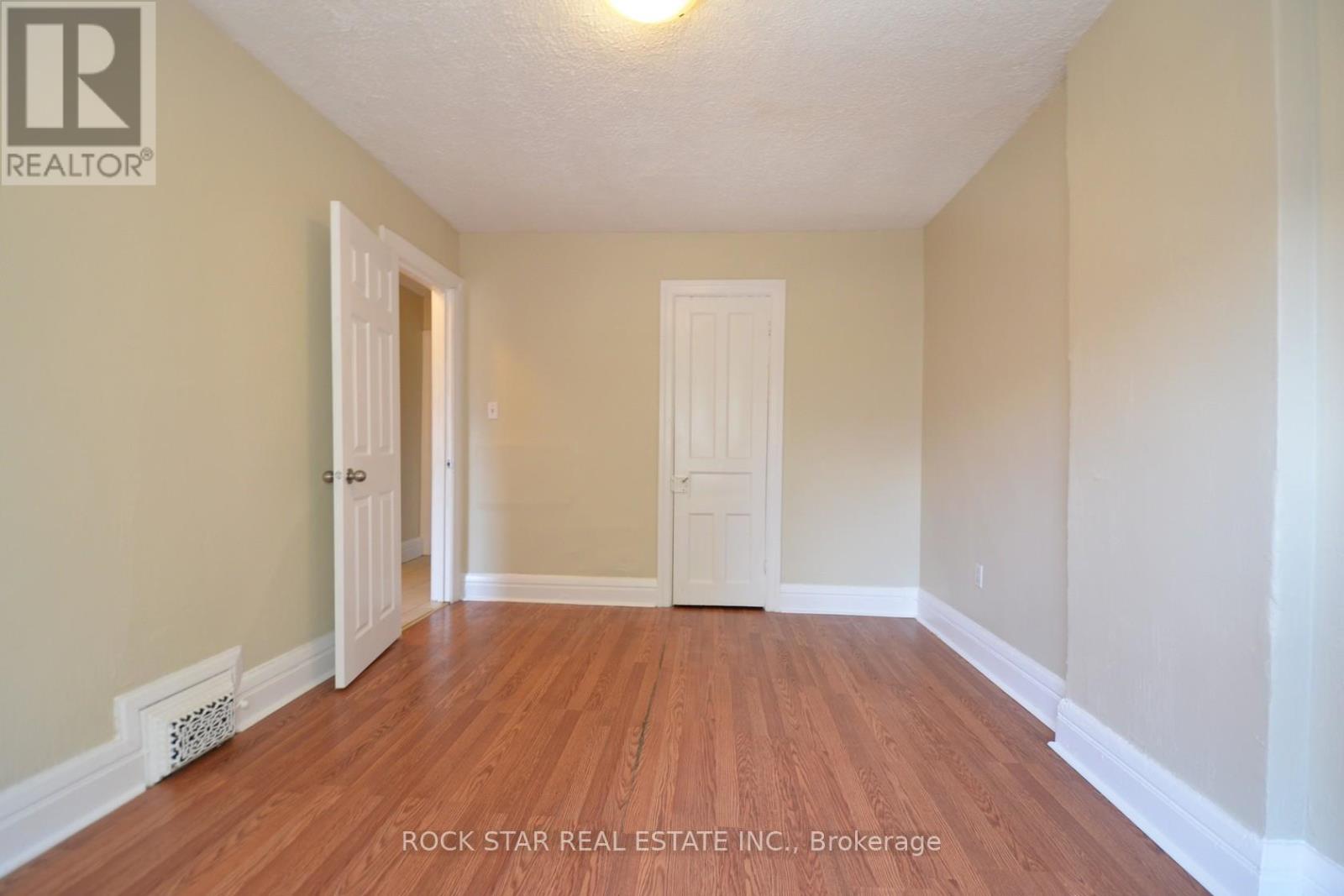 58 Erie Avenue, Hamilton, Ontario  L8N 2W6 - Photo 30 - X12146181