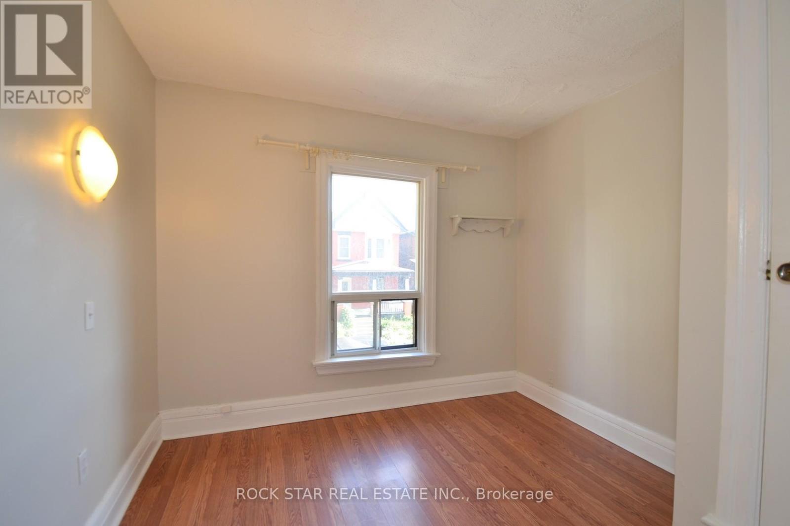 58 Erie Avenue, Hamilton, Ontario  L8N 2W6 - Photo 31 - X12146181