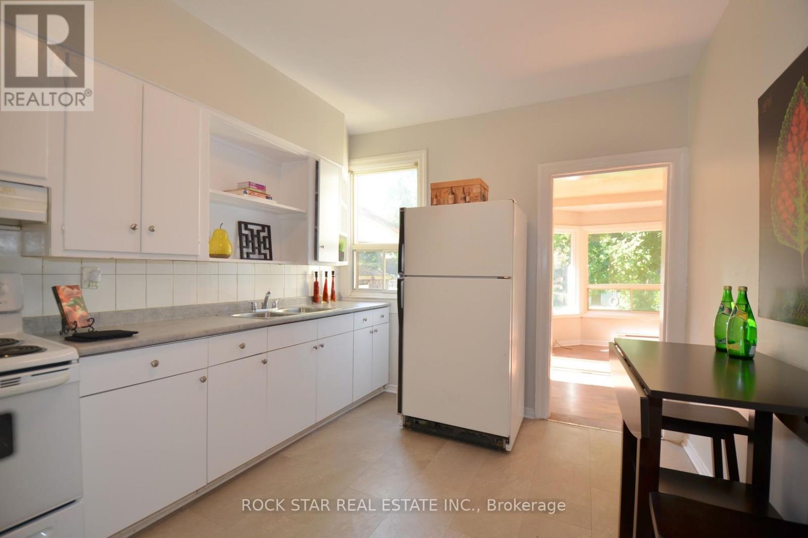 Property at 58 ERIE AVENUE image 5
