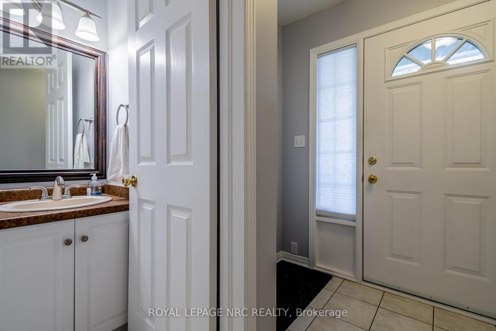 28 - 5070 Drummond Road, Niagara Falls (Cherrywood), Ontario  L2E 6E4 - Photo 30 - X12146184
