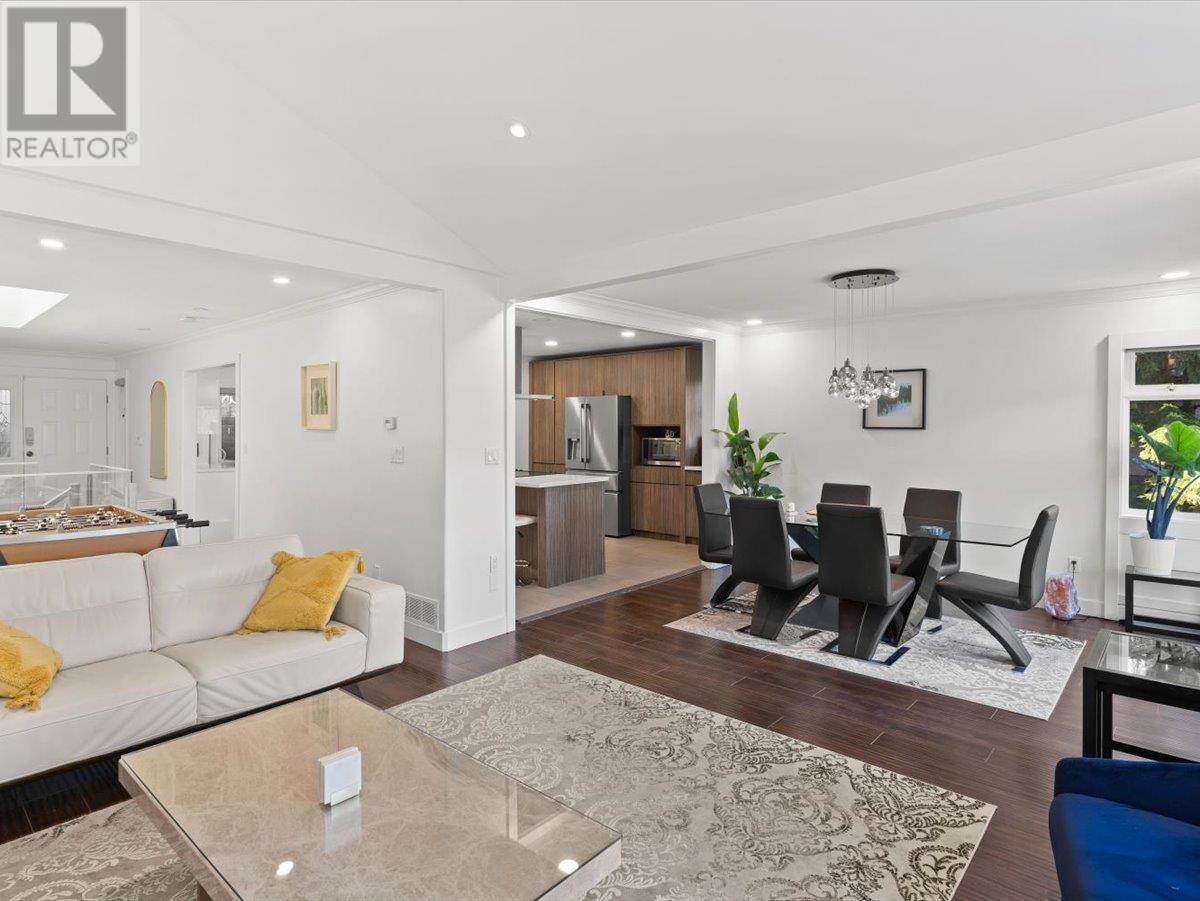 Property at 62 SHORELINE CIRCLE image 4