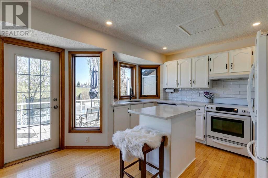 28 Scenic Hill Close Nw, Calgary, Alberta  T3L 1P1 - Photo 8 - A2218935