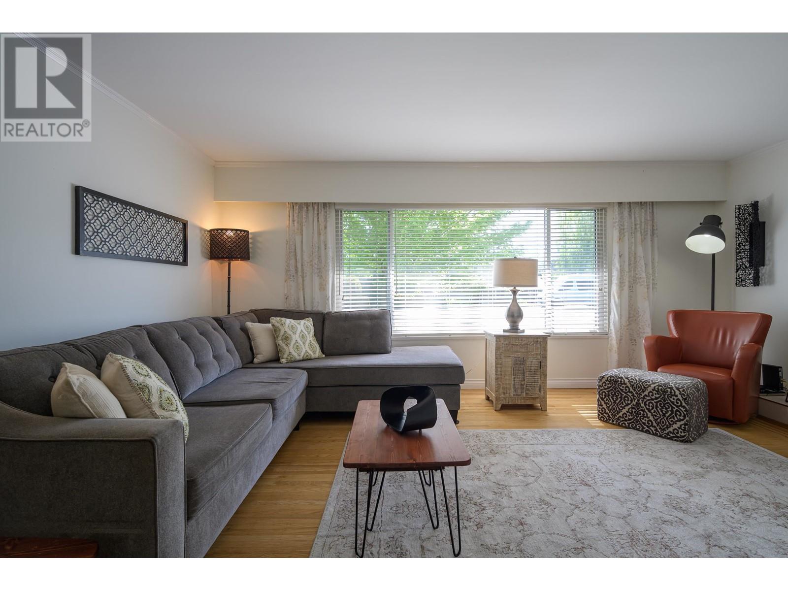 861 53a Street, Delta, British Columbia  V4M 3C8 - Photo 8 - R2998335