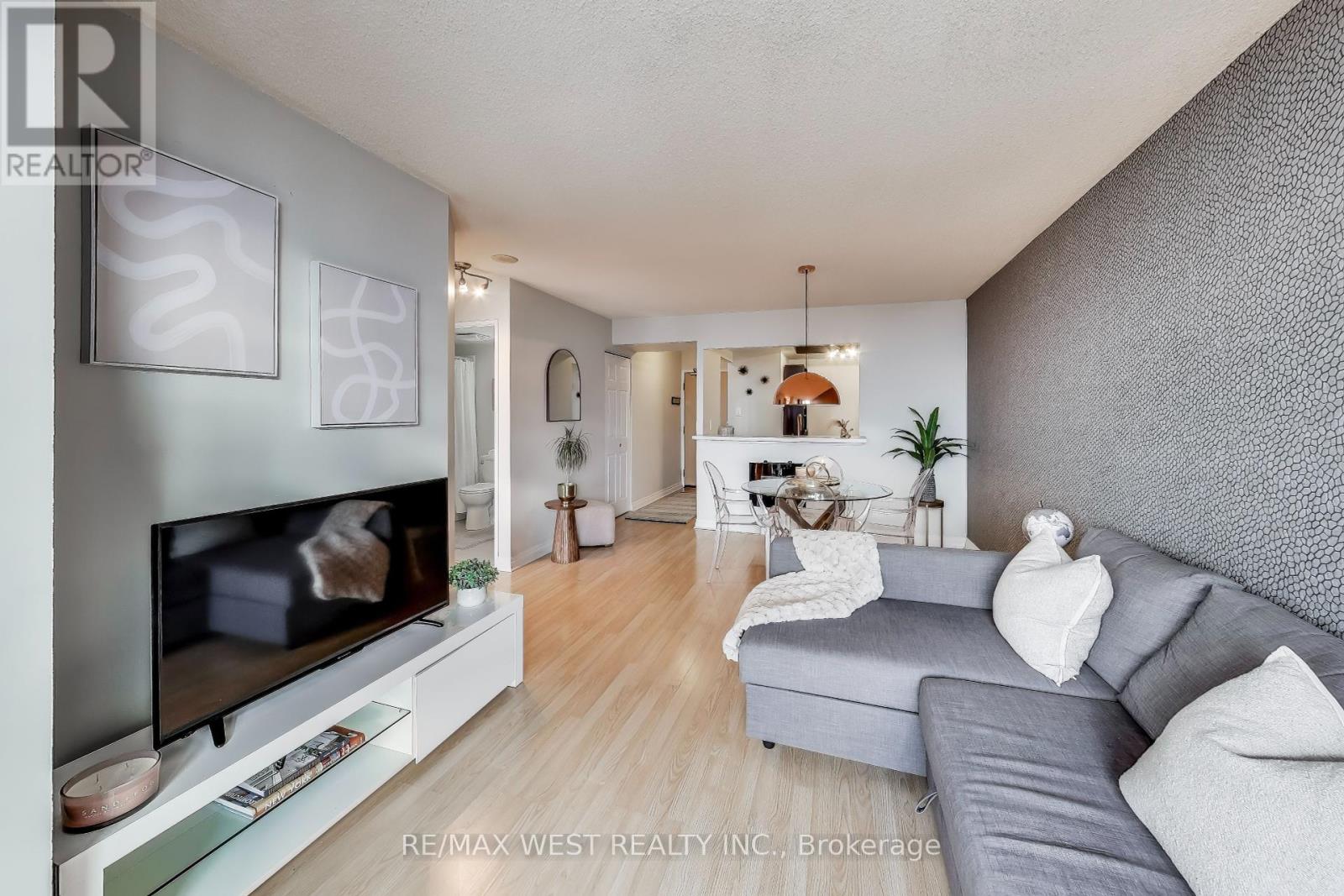 1917 - 5 Greystone Walk Drive, Toronto (Kennedy Park), Ontario  M1K 5J5 - Photo 2 - E12146195