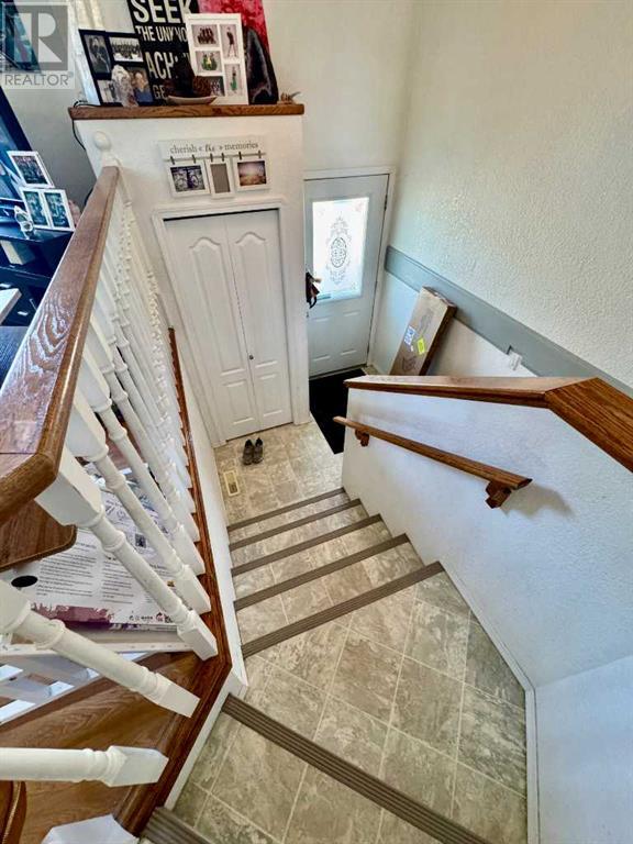 5815 70 Avenue Close, Rocky Mountain House, Alberta  T4T 1V8 - Photo 2 - A2217767