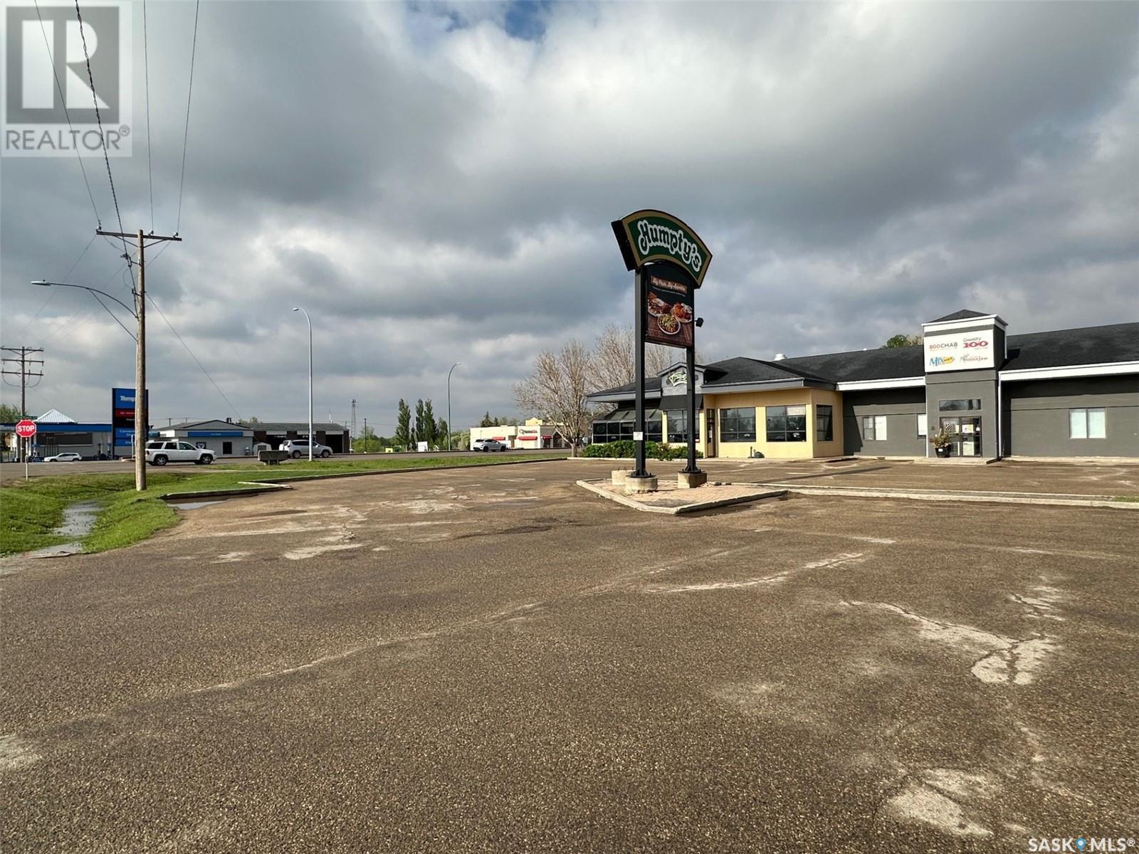 1702 Main Street N, Moose Jaw, Saskatchewan  S6J 1L4 - Photo 4 - SK005660