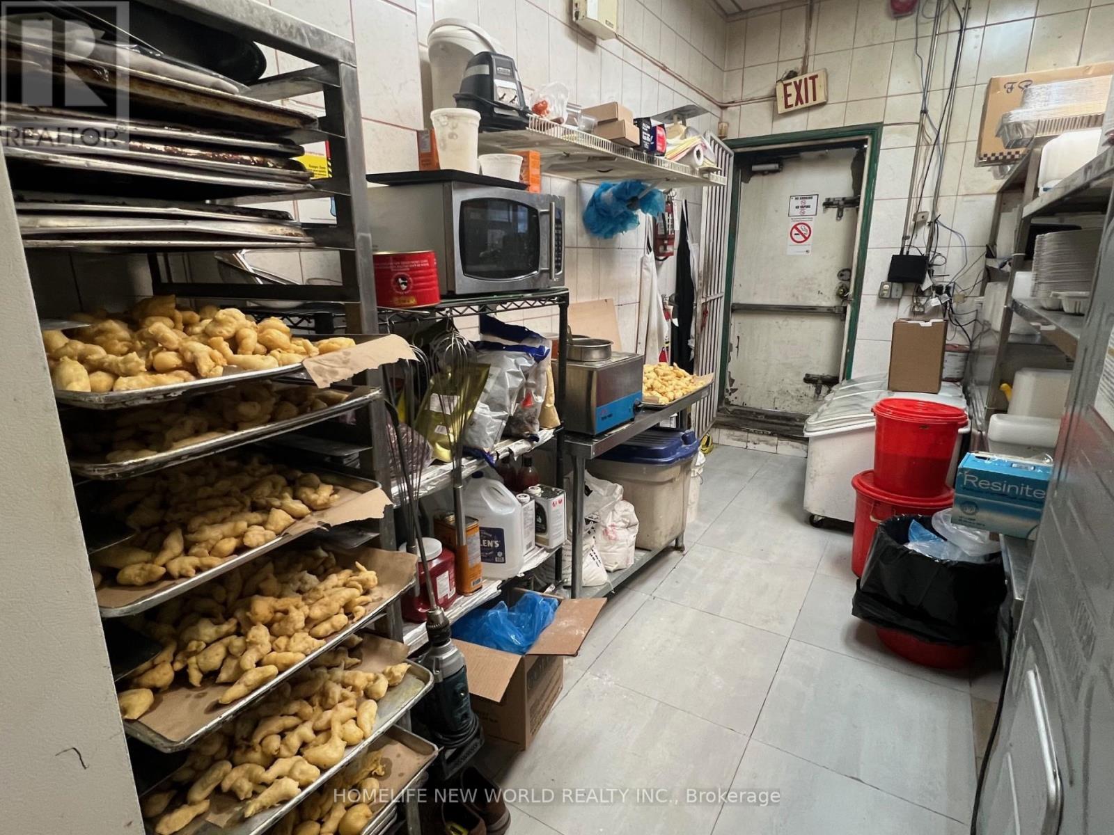 Gnd+bmt - 1662 Eglinton Avenue W, Toronto, Ontario  M6E 2H2 - Photo 17 - W12146192