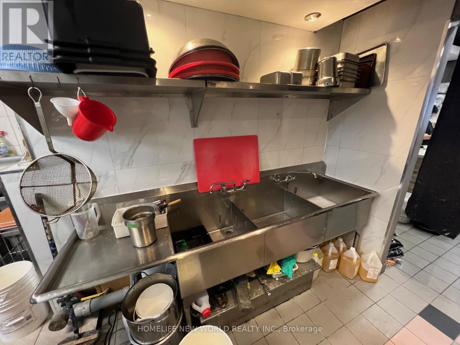 Gnd+bmt - 1662 Eglinton Avenue W, Toronto, Ontario  M6E 2H2 - Photo 19 - W12146192
