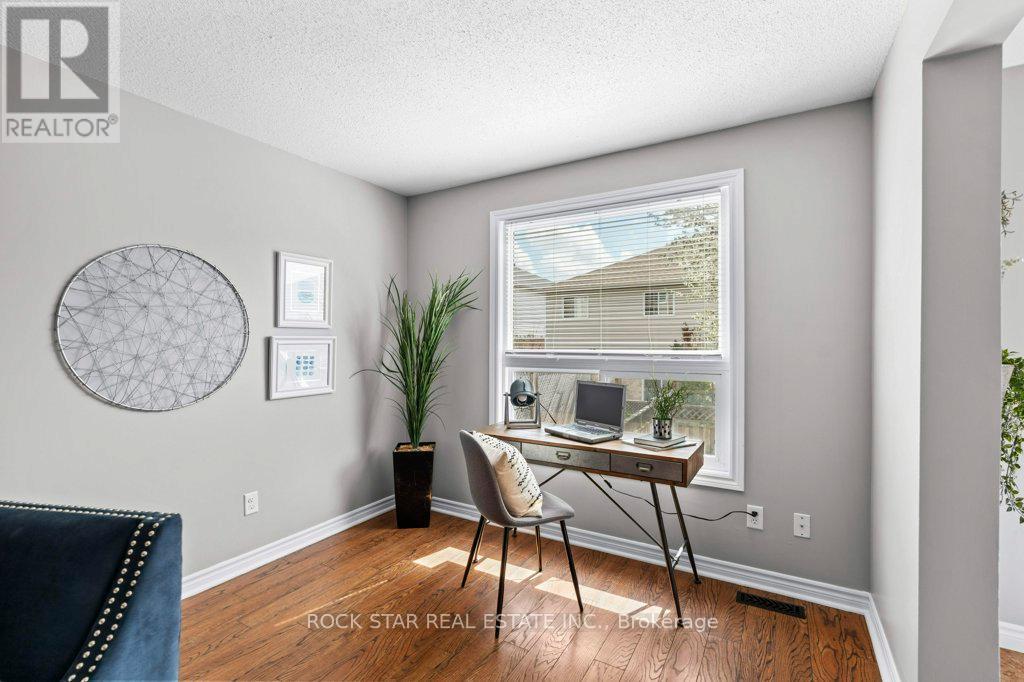 28 Vennio Lane, Hamilton (Barnstown), Ontario  L9B 2Y7 - Photo 19 - X12146188