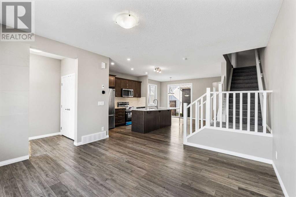 Property at 340 Carrington Way NW image 4