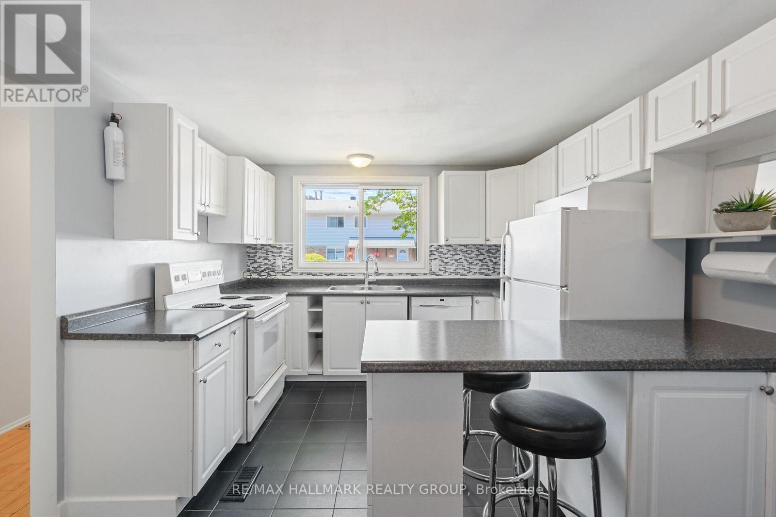 Property at 1468L HEATHERINGTON ROAD image 3