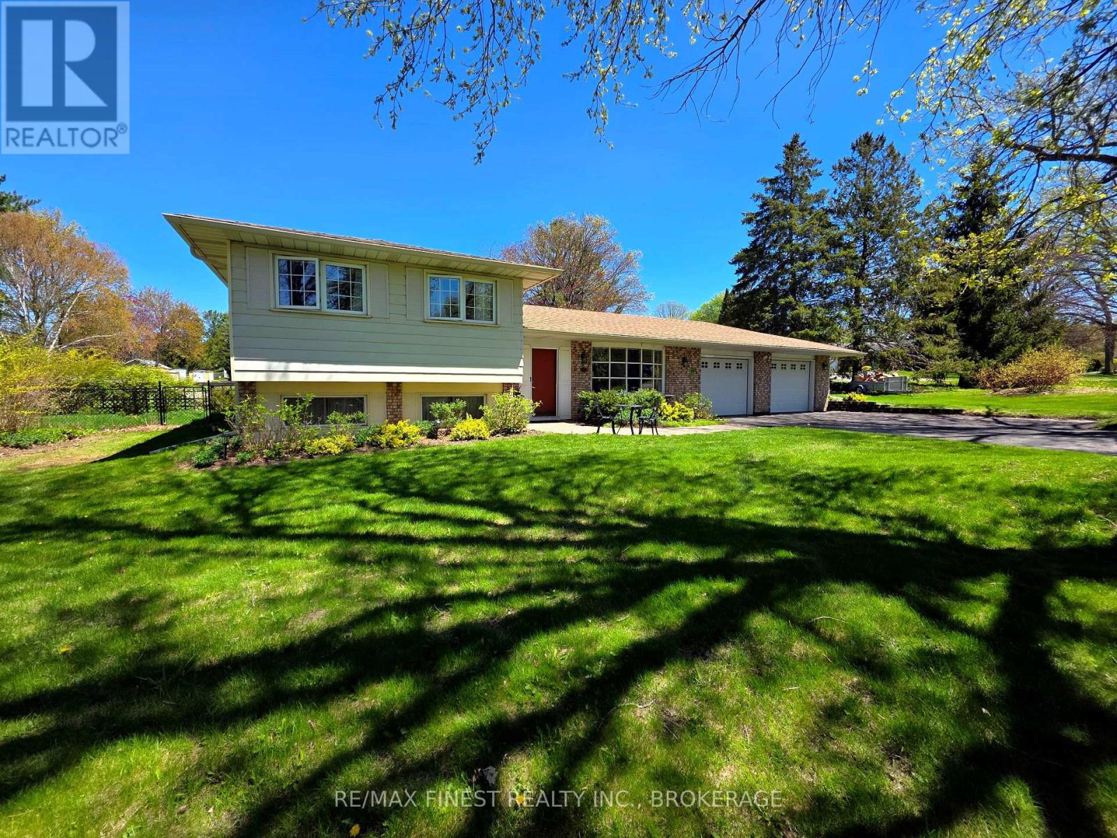 Property at 15 EDGEWOOD DRIVE image 2