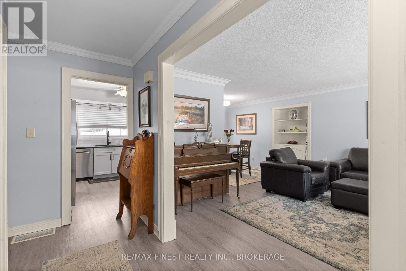 15 Edgewood Drive, Greater Napanee, Ontario  K7R 3K3 - Photo 5 - X11998093