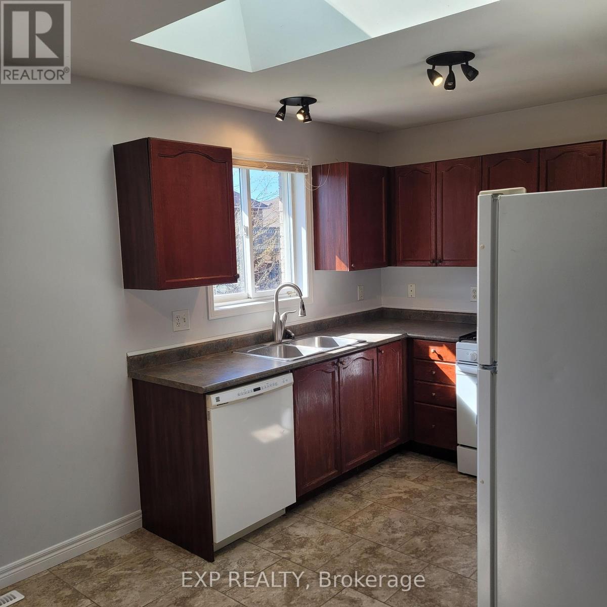 Property at 306 JOHNSON STREET image 4