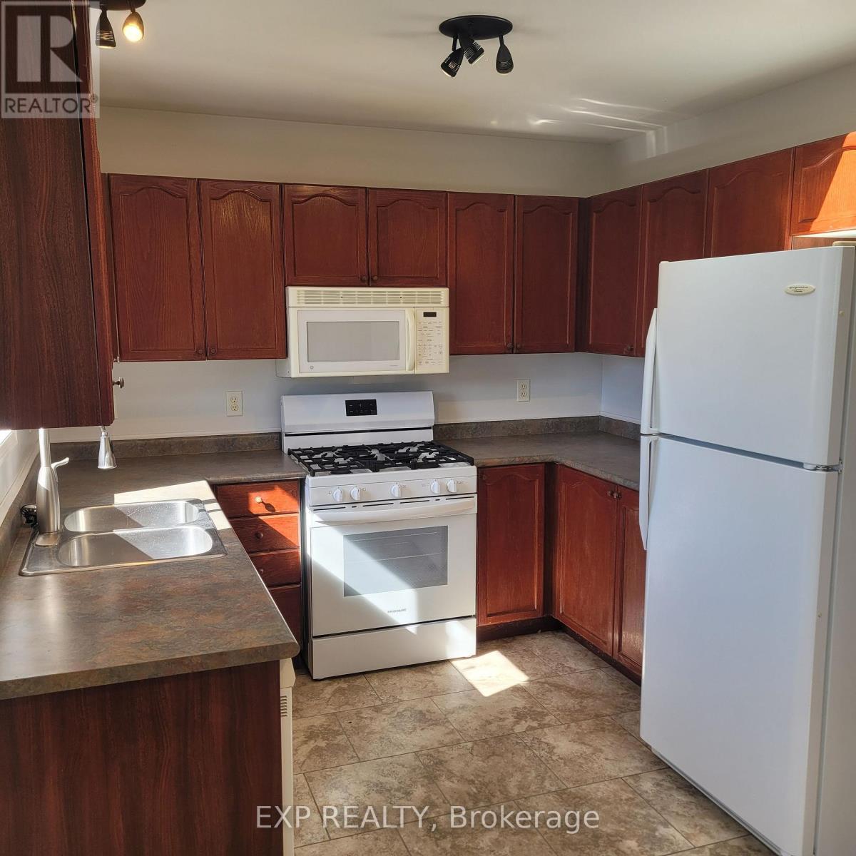Property at 306 JOHNSON STREET image 5