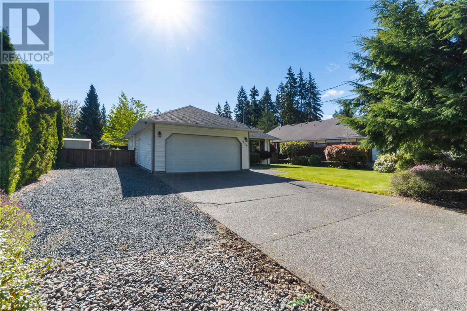 628 Alder St, Qualicum Beach, British Columbia  V9K 1J3 - Photo 35 - 999226