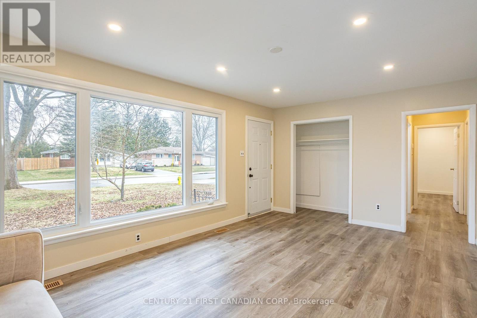 Photo 8 of 40 for 146 Burnside Drive