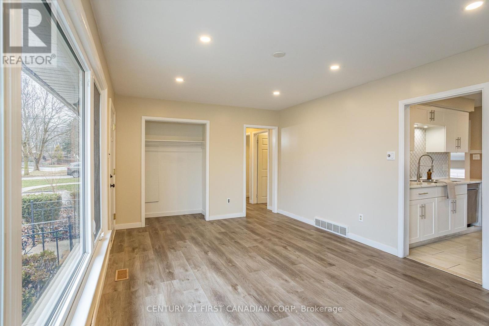 Photo 9 of 40 for 146 Burnside Drive