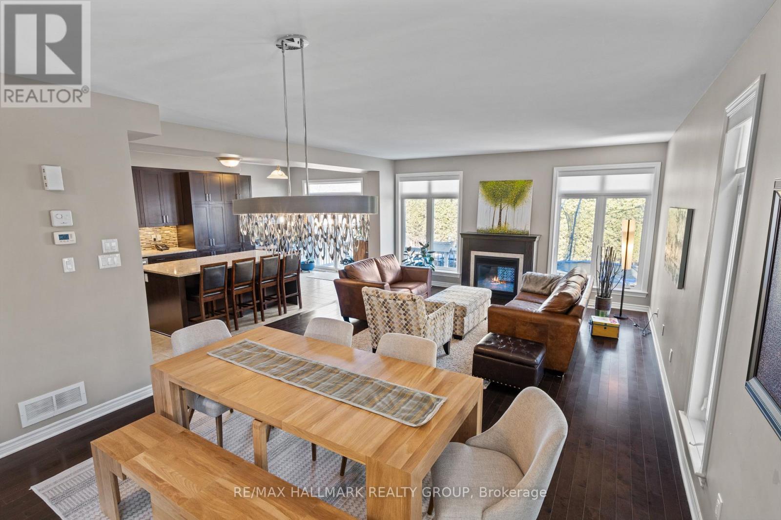 Property at 816 SLATTERY'S FIELD STREET image 3
