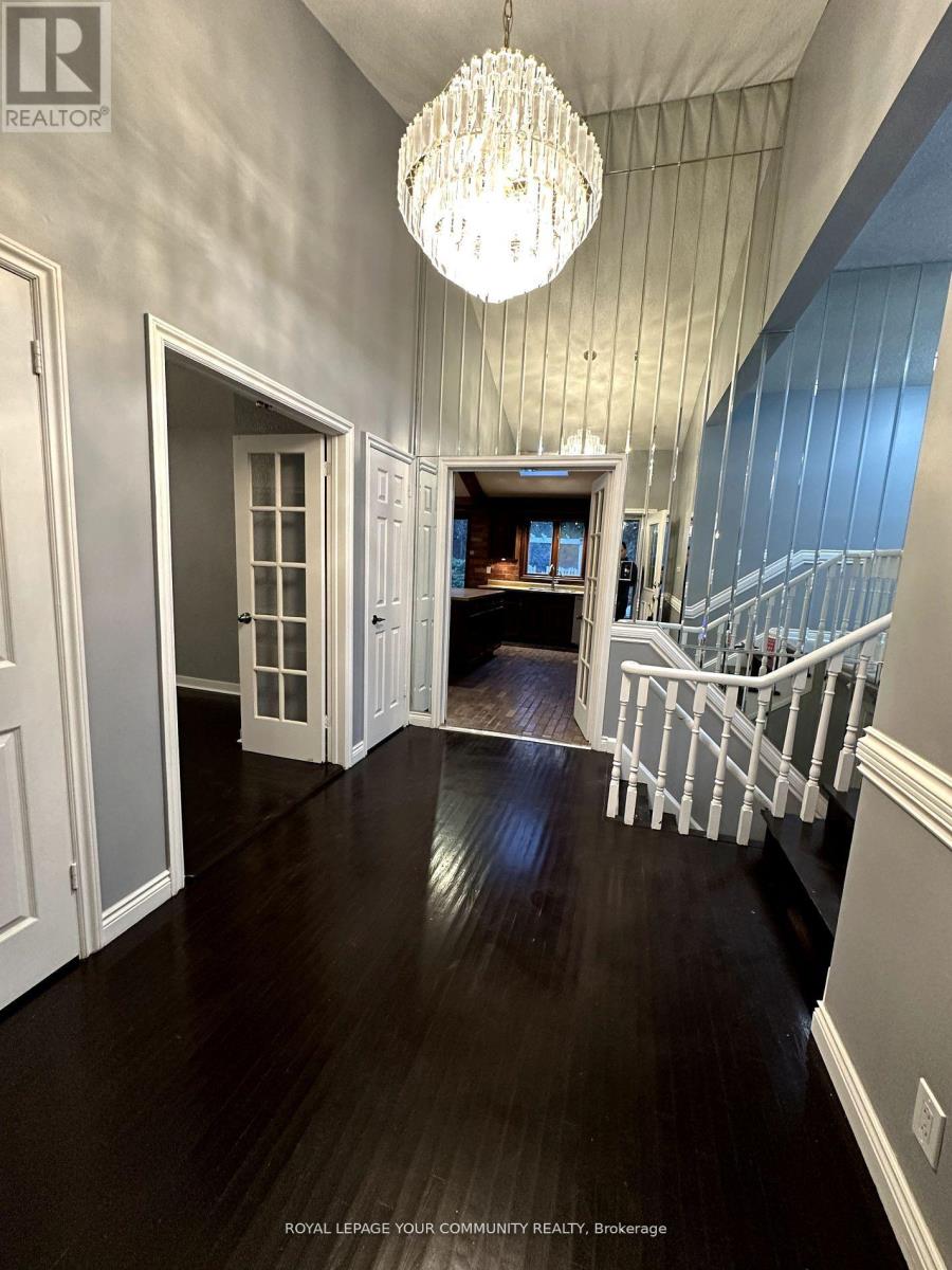 136 Arnold Crescent, Richmond Hill, Ontario  L4C 3R8 - Photo 7 - N12146087