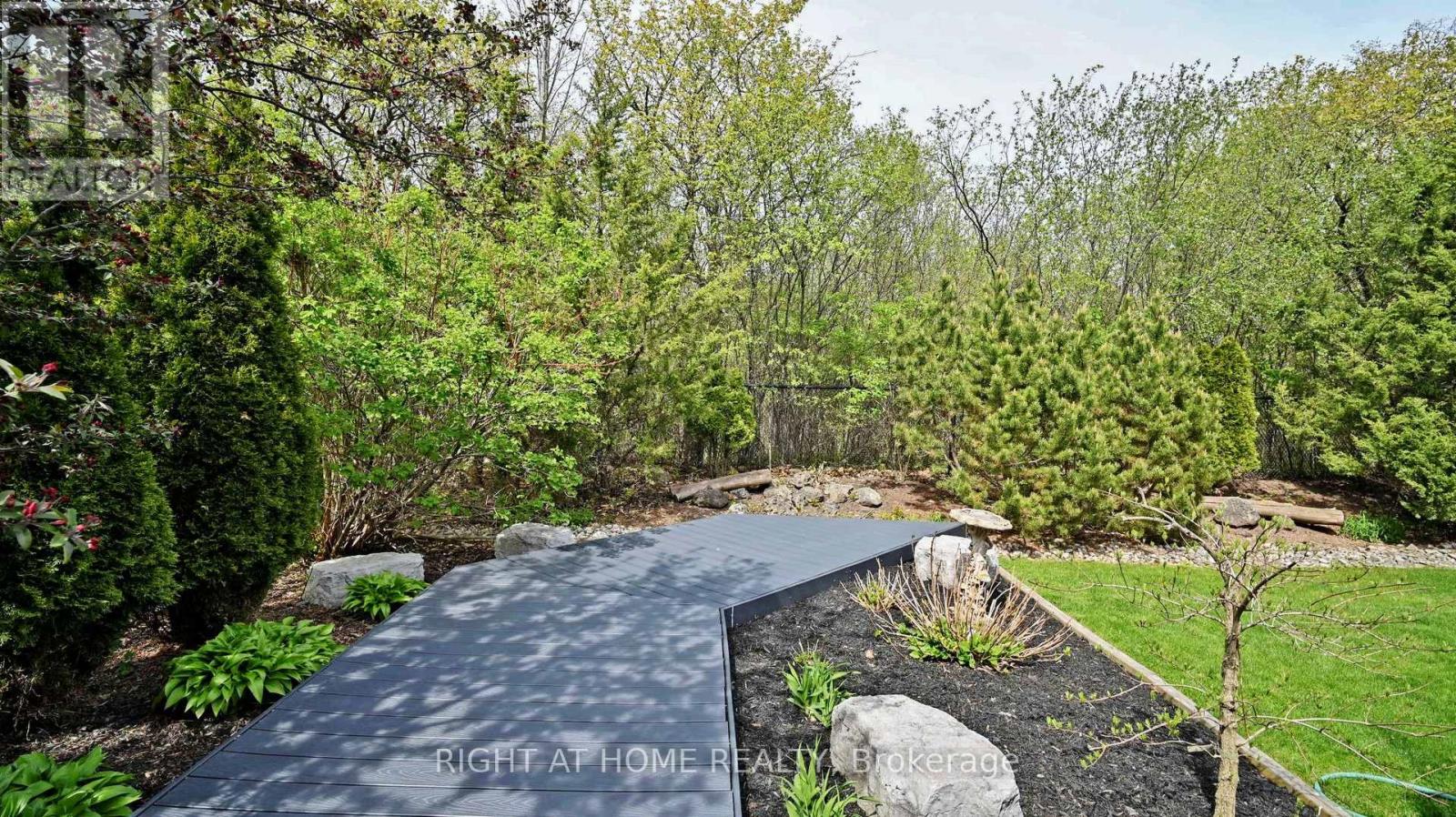 1504 Pinery Crescent, Oakville, Ontario  L6H 7J9 - Photo 45 - W12143706