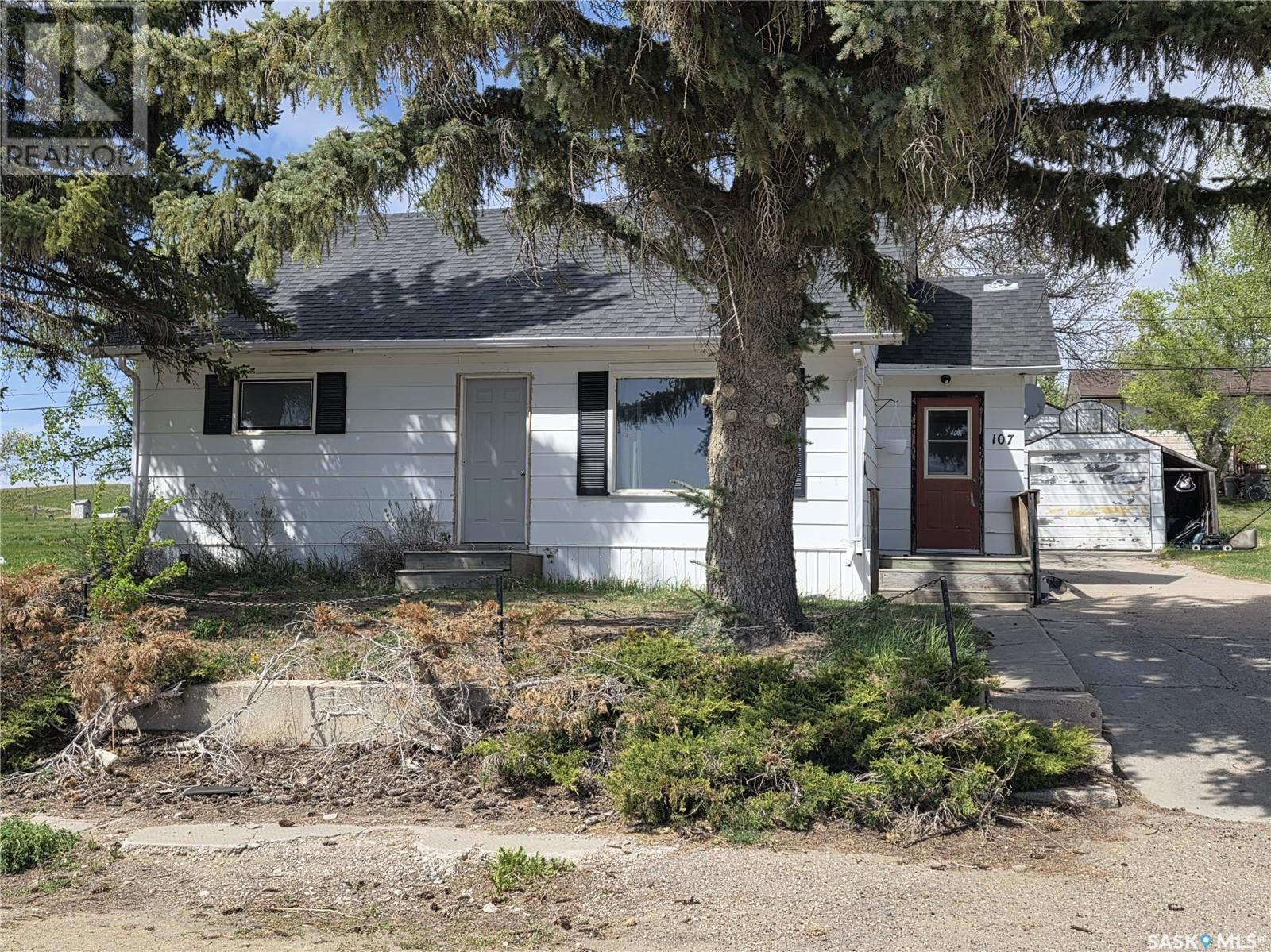 Property at 107 Railway AVENUE image 5