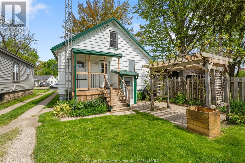 Property at 4 Selkirk AVENUE image 2