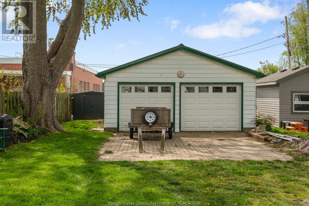 Property at 4 Selkirk AVENUE image 4