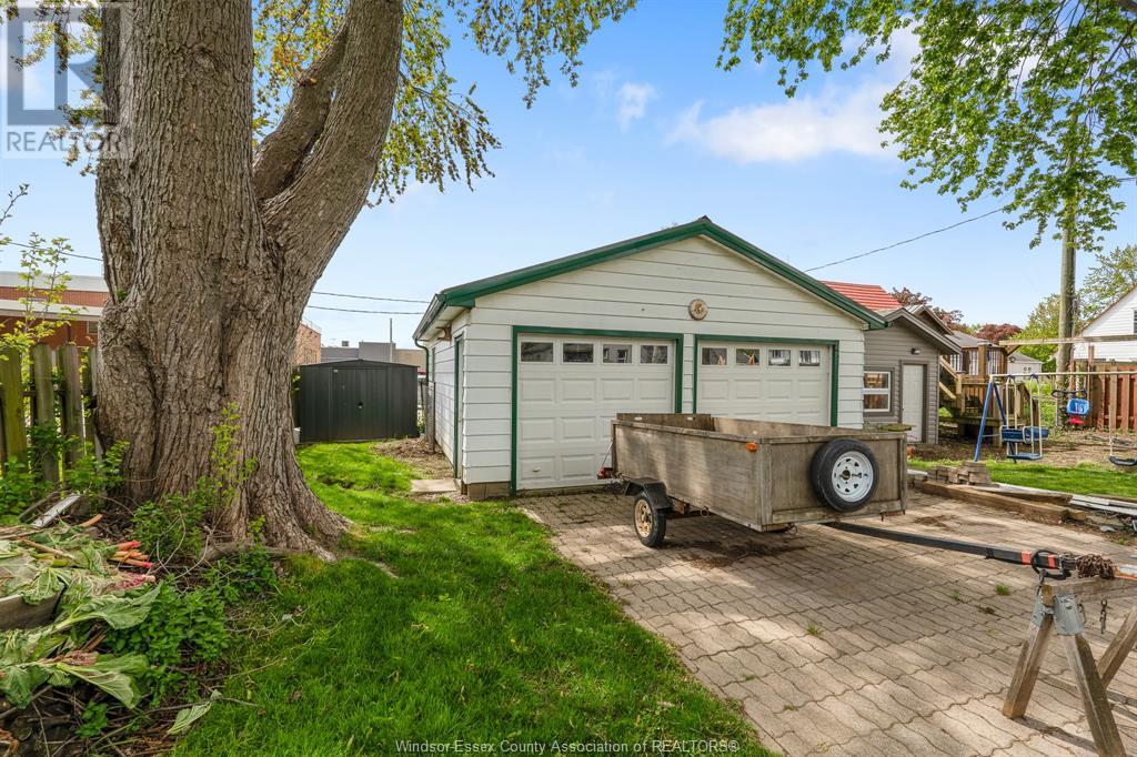 Property at 4 Selkirk AVENUE image 5