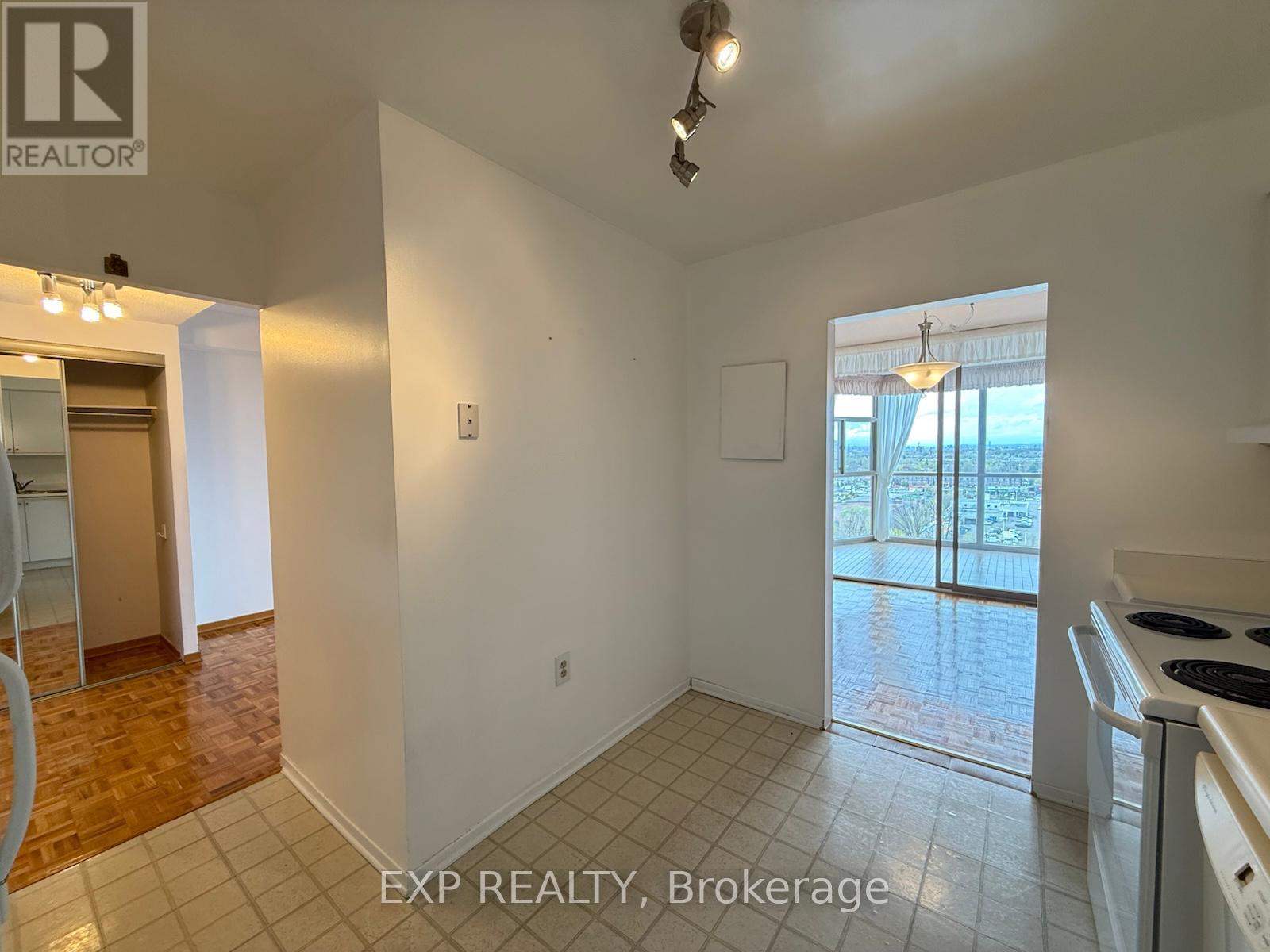 1501 - 2760 Carousel Crescent, Ottawa, Ontario  K1T 2N4 - Photo 17 - X12143342